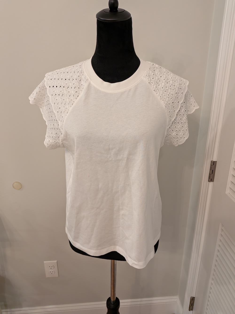 Women's Top Short Sleeves Size Medium